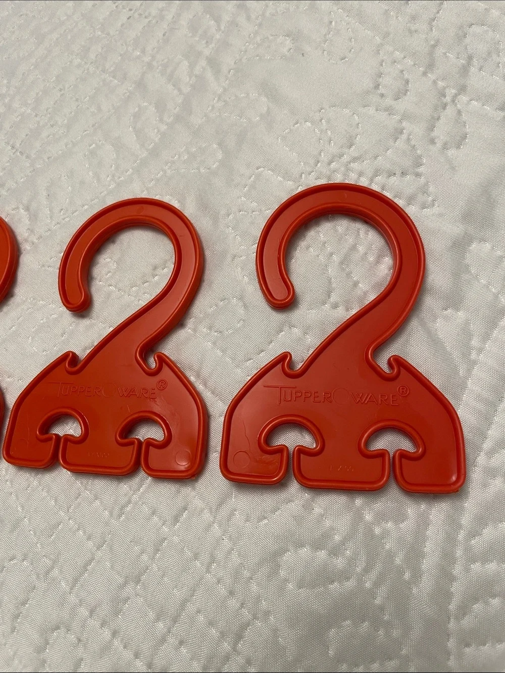 Set of 4 Vintage Tupperware HANG IT ALL Mini Hangers LIKE NEW